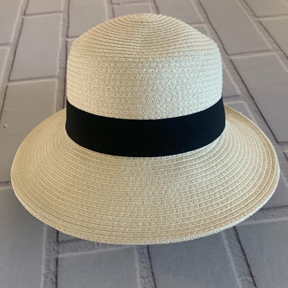 V.R.Gifts hat